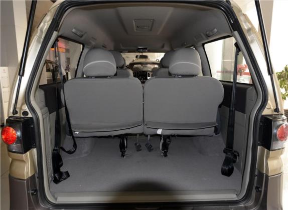 菱智 2016款 M3L 1.6L 7座舒适型 车厢座椅   后备厢