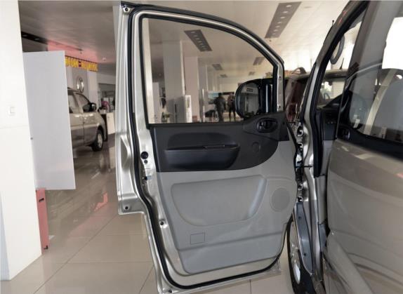 菱智 2016款 M3L 1.6L 7座舒适型 车厢座椅   前门板