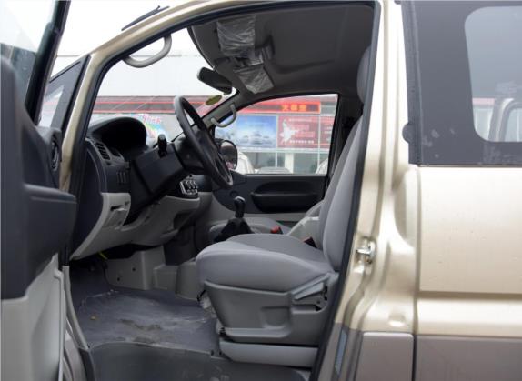 菱智 2016款 M3L 1.6L 9座舒适型 车厢座椅   前排空间