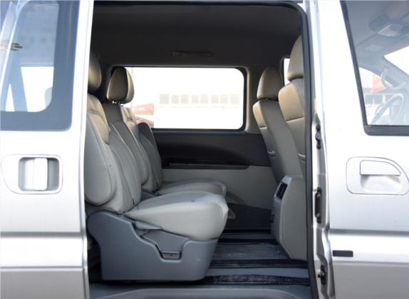 菱智 2016款 M3L 1.6L 7座豪华型 车厢座椅   后排空间