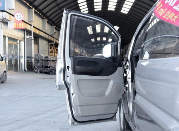 菱智 2016款 M3L 1.6L 7座豪华型 车厢座椅   前门板