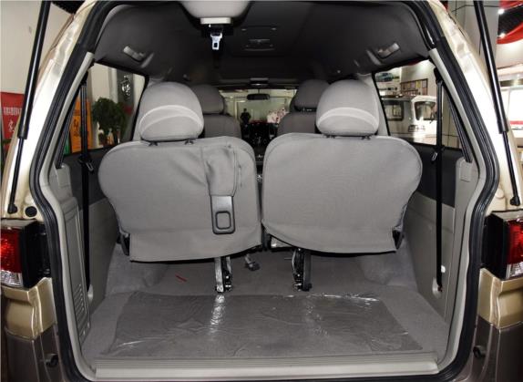 菱智 2016款 M5 2.0L 7座长轴标准型 车厢座椅   后备厢