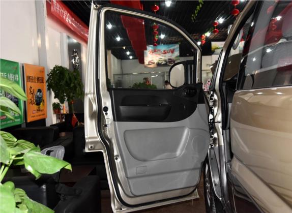 菱智 2016款 M5 2.0L 7座长轴标准型 车厢座椅   前门板