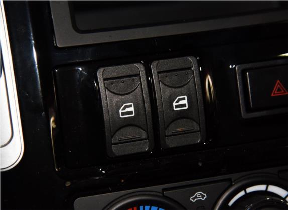 菱智 2016款 M5 2.0L 7座长轴标准型 车厢座椅   门窗控制