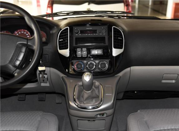 菱智 2016款 M5 2.0L 7座长轴舒适型 中控类   中控台
