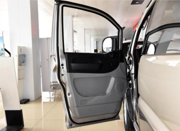 菱智 2016款 M5 2.0L 7座长轴舒适型 车厢座椅   前门板