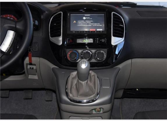 菱智 2016款 M5 2.0L 7座长轴豪华型 中控类   中控台