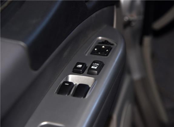 菱智 2016款 M5 2.0L 7座长轴豪华型 车厢座椅   门窗控制