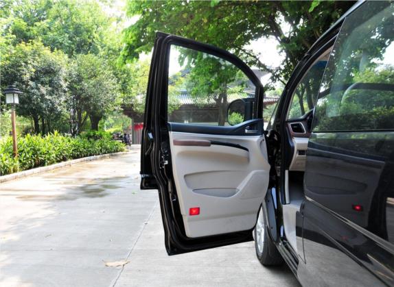 菱智 2017款 M5 2.0L 豪华型 车厢座椅   前门板