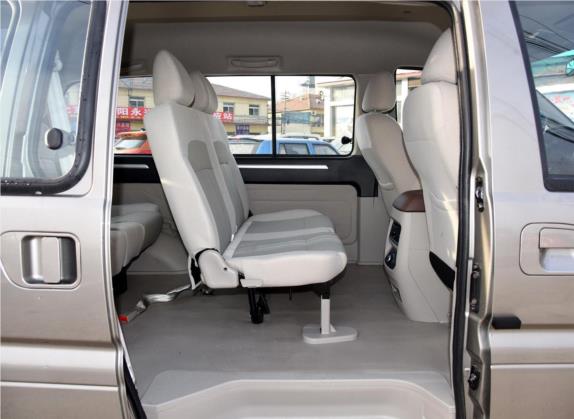 菱智 2017款 M5 1.6L 标准型 车厢座椅   后排空间