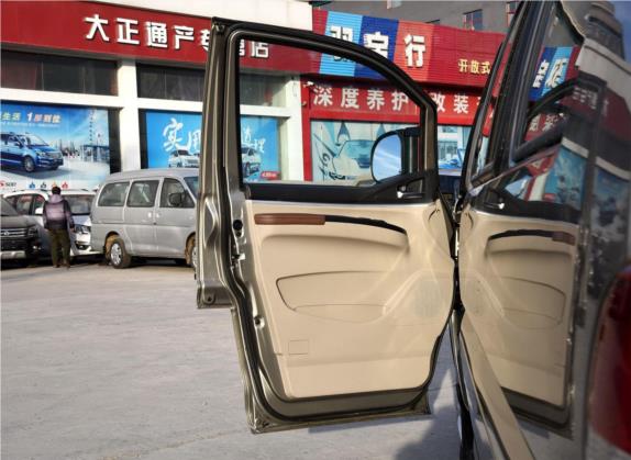 菱智 2017款 M5 1.6L 标准型 车厢座椅   前门板