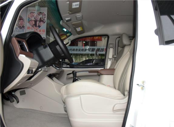 菱智 2017款 M5 1.6L 舒适型 车厢座椅   前排空间