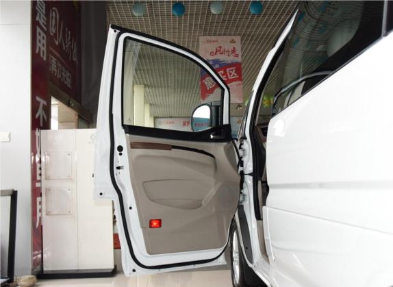 菱智 2017款 M5 1.6L 舒适型 车厢座椅   前门板