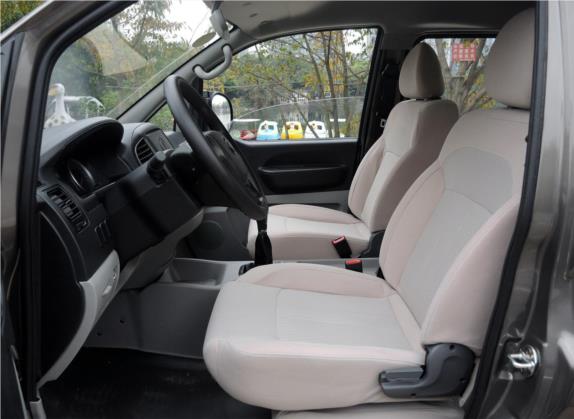 菱智 2017款 V3 1.5L 5座特惠版 车厢座椅   前排空间