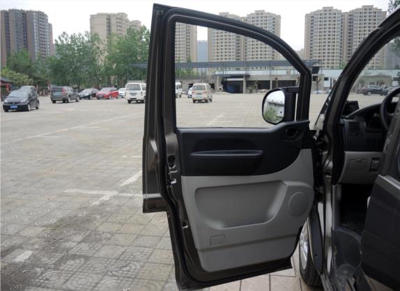 菱智 2017款 V3 1.5L 5座特惠版 车厢座椅   前门板