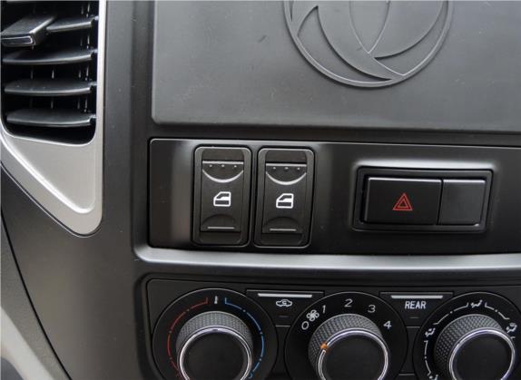 菱智 2017款 V3 1.5L 5座特惠版 车厢座椅   门窗控制