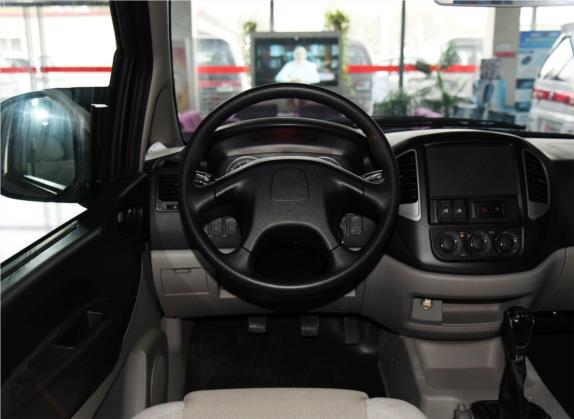 菱智 2017款 V3 1.5L 7座标准型 中控类   驾驶位