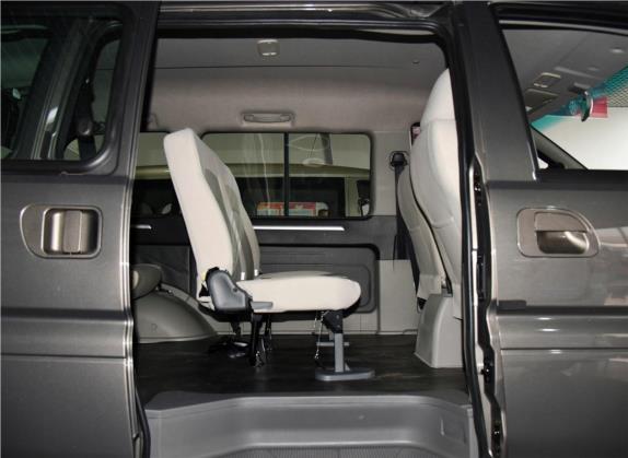 菱智 2017款 V3 1.5L 7座标准型 车厢座椅   后排空间