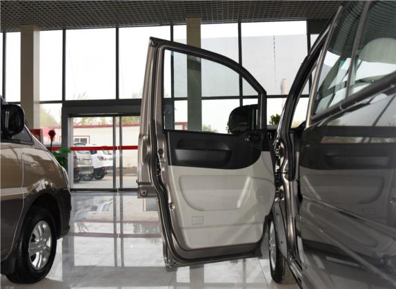 菱智 2017款 V3 1.5L 7座标准型 车厢座椅   前门板