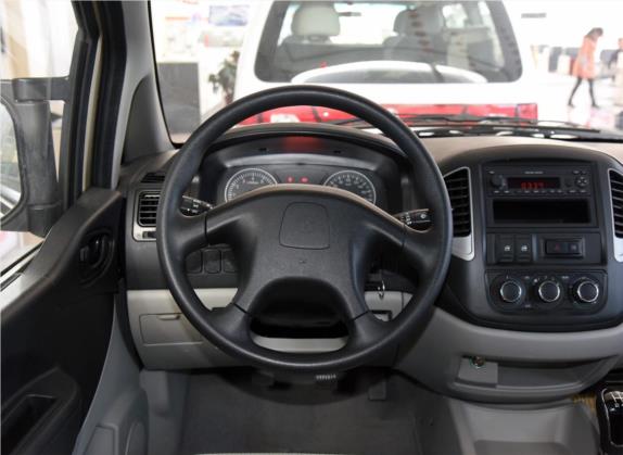 菱智 2017款 V3 1.5L 7座舒适型 中控类   驾驶位
