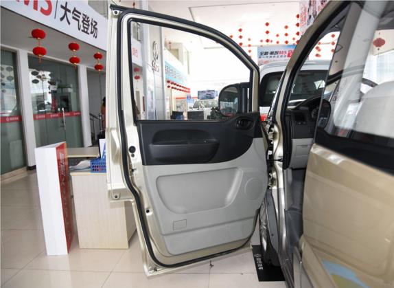 菱智 2017款 V3 1.5L 7座舒适型 车厢座椅   前门板