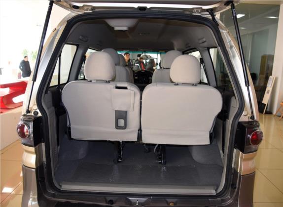 菱智 2017款 V3 1.5L 7座豪华型 车厢座椅   后备厢