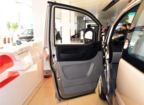 菱智 2017款 V3 1.5L 7座豪华型 车厢座椅   前门板