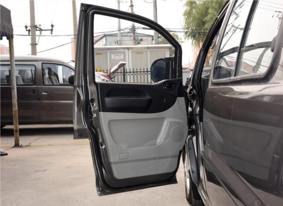 菱智 2017款 M3L 1.6L 7座标准型 车厢座椅   前门板