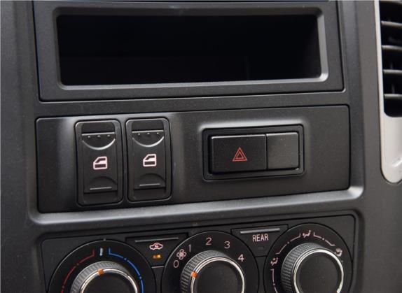 菱智 2017款 M3L 1.6L 7座标准型 车厢座椅   门窗控制