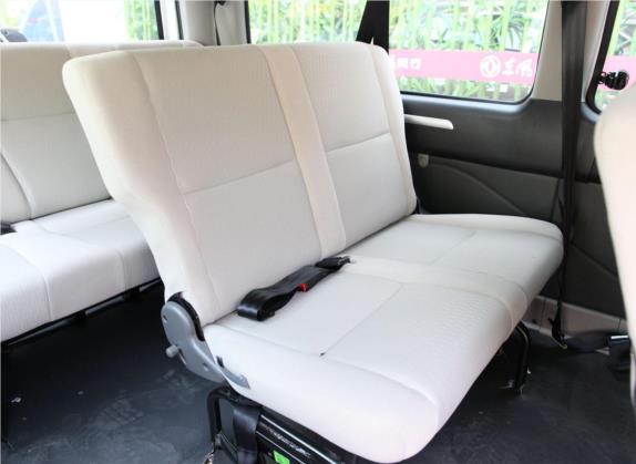 菱智 2017款 M3L 1.6L 9座标准型 车厢座椅   后排空间