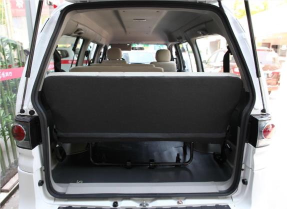 菱智 2017款 M3L 1.6L 9座标准型 车厢座椅   后备厢
