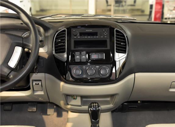 菱智 2017款 M3L 1.6L 7座舒适型 中控类   中控台