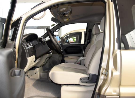 菱智 2017款 M3L 1.6L 7座舒适型 车厢座椅   前排空间
