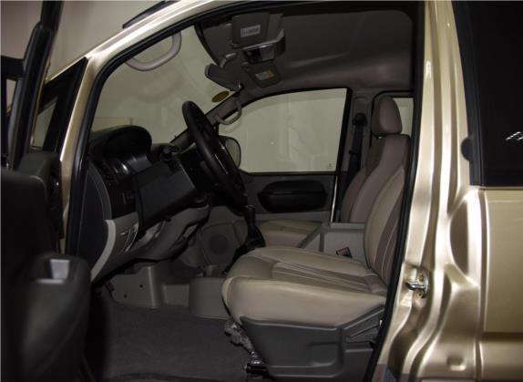 菱智 2017款 M3L 1.6L 7座豪华型 车厢座椅   前排空间
