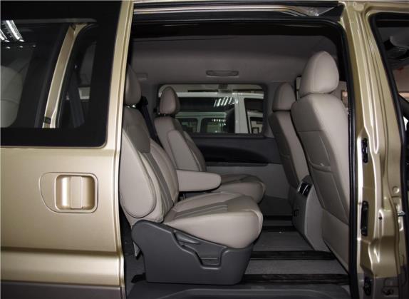 菱智 2017款 M3L 1.6L 7座豪华型 车厢座椅   后排空间