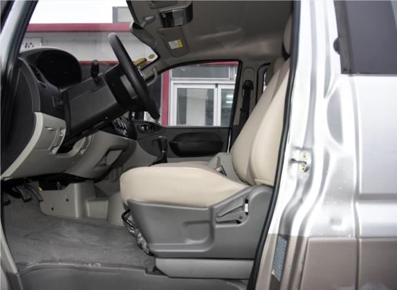 菱智 2017款 M3L 1.6L 9座豪华型 车厢座椅   前排空间