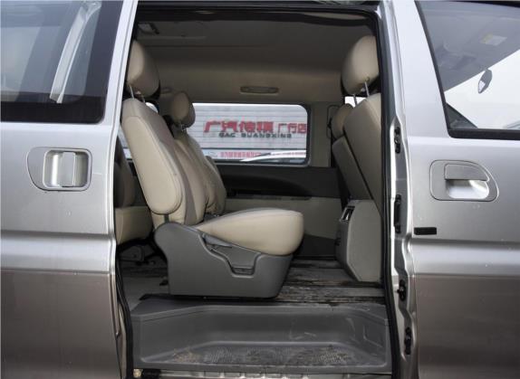 菱智 2017款 M3L 1.6L 9座豪华型 车厢座椅   后排空间