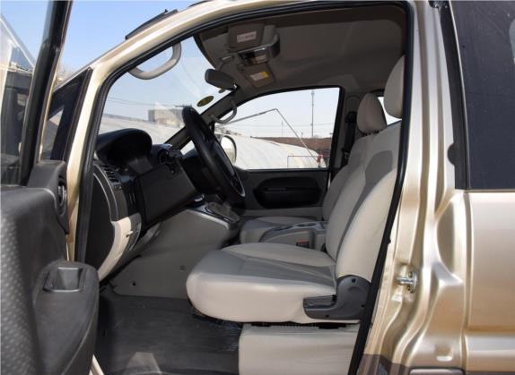 菱智 2017款 M3L 2.0L 7座标准型 车厢座椅   前排空间