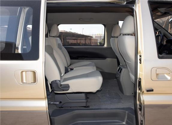 菱智 2017款 M3L 2.0L 7座标准型 车厢座椅   后排空间