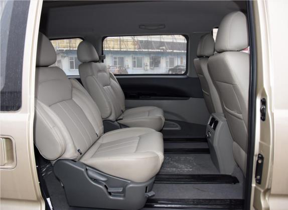 菱智 2017款 M3L 2.0L 7座豪华型 车厢座椅   后排空间