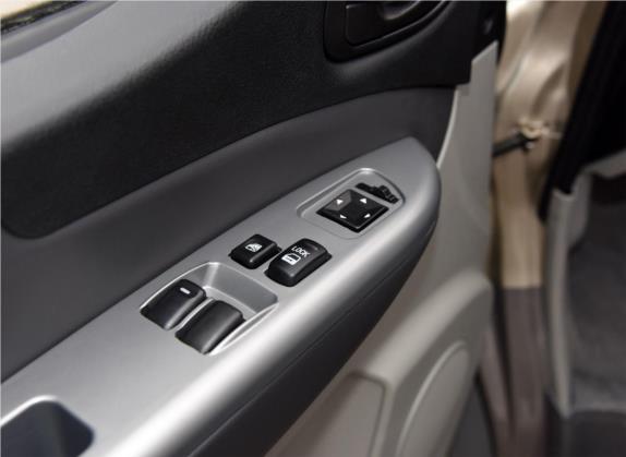 菱智 2017款 M3L 2.0L 7座豪华型 车厢座椅   门窗控制