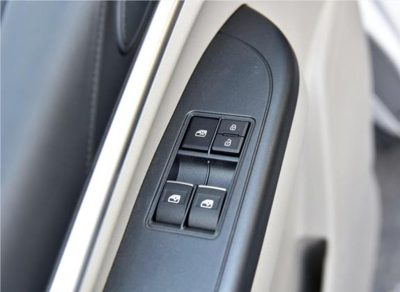 菱智 2018款 M5 1.6L 7座豪华型 车厢座椅   门窗控制