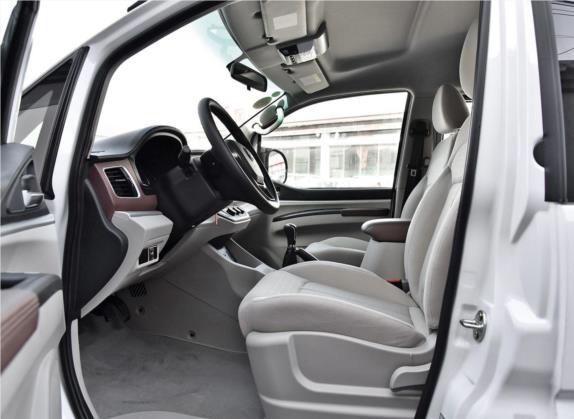 菱智 2018款 M5L 1.6L 7座舒适型 车厢座椅   前排空间