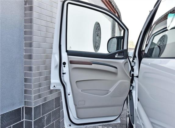 菱智 2018款 M5L 1.6L 7座舒适型 车厢座椅   前门板