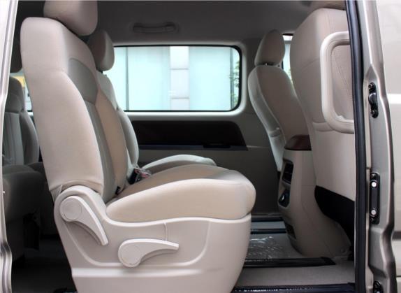 菱智 2018款 M5L 1.6L 9座舒适型 车厢座椅   后排空间