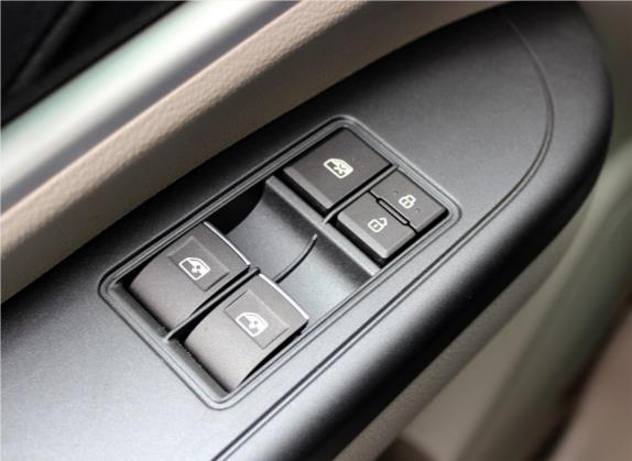菱智 2018款 M5L 1.6L 9座舒适型 车厢座椅   门窗控制