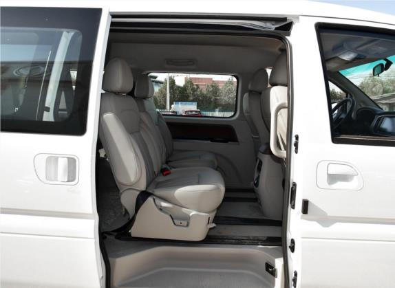 菱智 2018款 M5L 1.6L 7座豪华型 车厢座椅   后排空间