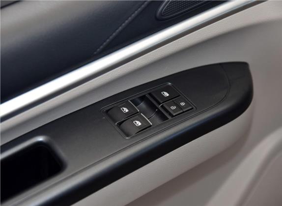 菱智 2018款 M5L 1.6L 9座豪华型 车厢座椅   门窗控制