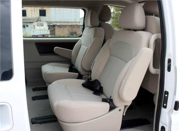 菱智 2018款 M5L 2.0L 7座舒适型 车厢座椅   后排空间