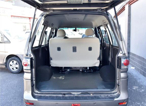 菱智 2018款 M3 1.5L 5座基本型 车厢座椅   后备厢